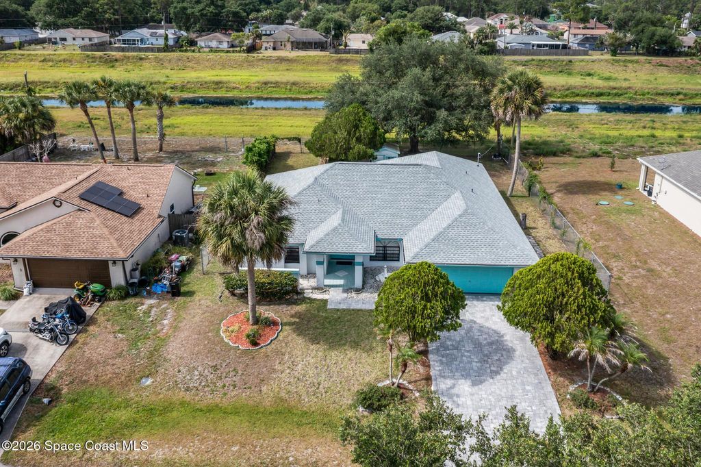 622 Altona Street NW, Palm Bay, FL 32907