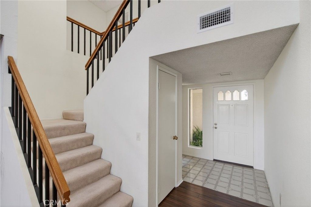 Image 17 of property listing at 891 Connors Court, Claremont, CA 91711