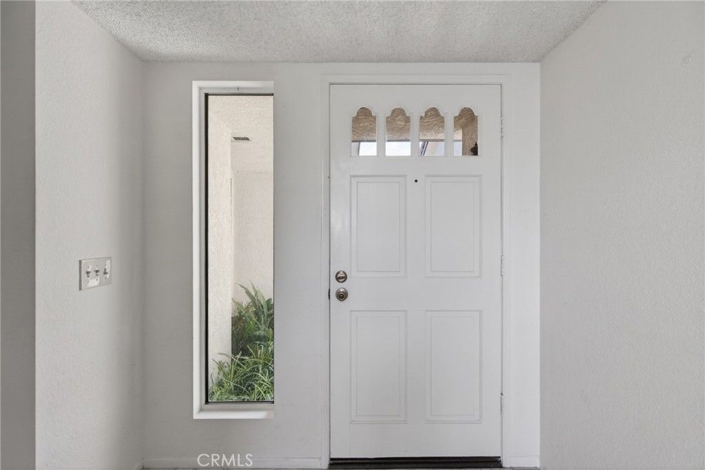 Image 2 of property listing at 891 Connors Court, Claremont, CA 91711