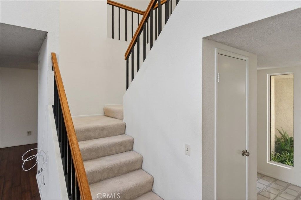 Image 3 of property listing at 891 Connors Court, Claremont, CA 91711