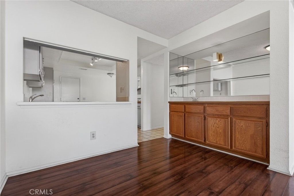 Image 6 of property listing at 891 Connors Court, Claremont, CA 91711