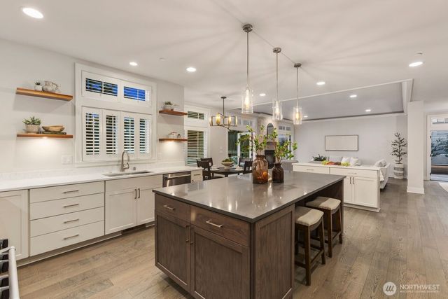 10833 104th Avenue NE, Kirkland, WA 98033