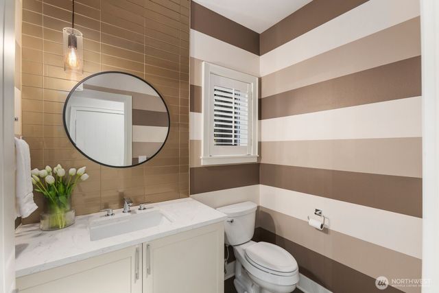 10833 104th Avenue NE, Kirkland, WA 98033