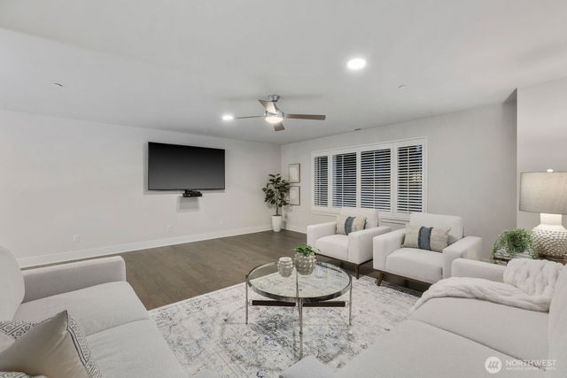 10833 104th Avenue NE, Kirkland, WA 98033