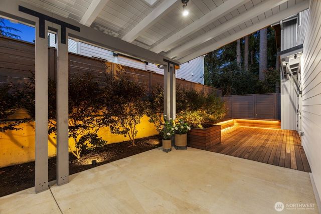 10833 104th Avenue NE, Kirkland, WA 98033