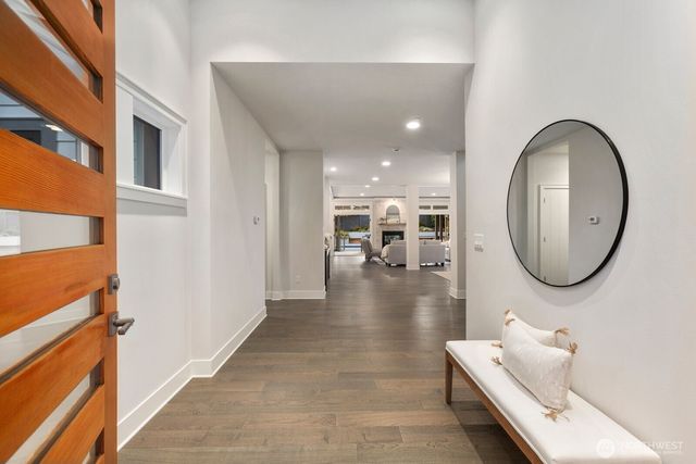 10833 104th Avenue NE, Kirkland, WA 98033