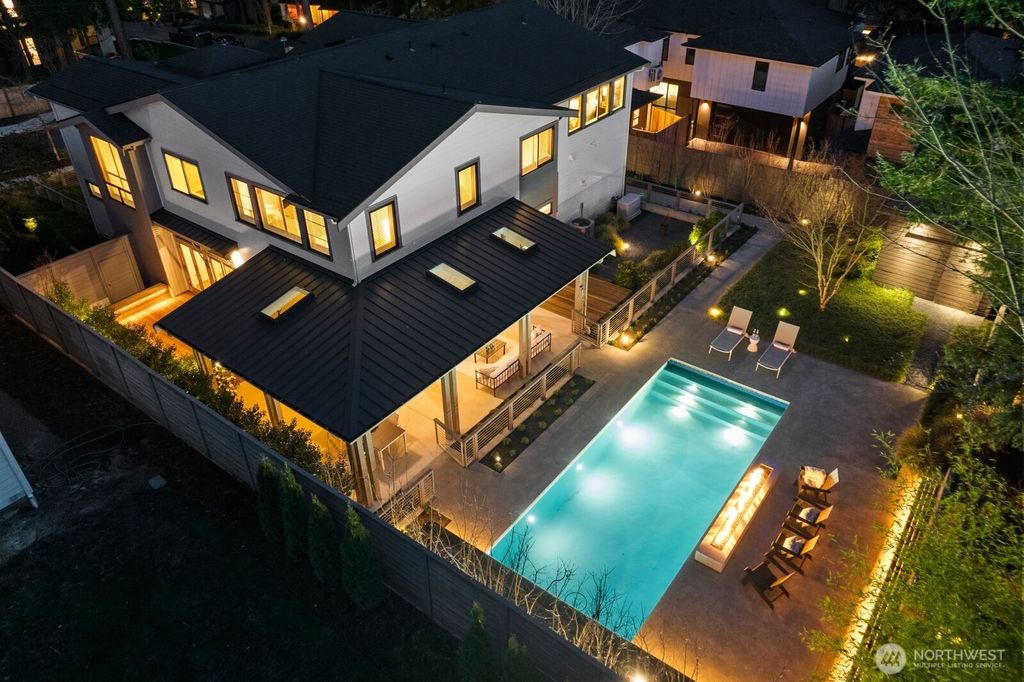 10833 104th Avenue NE, Kirkland, WA 98033