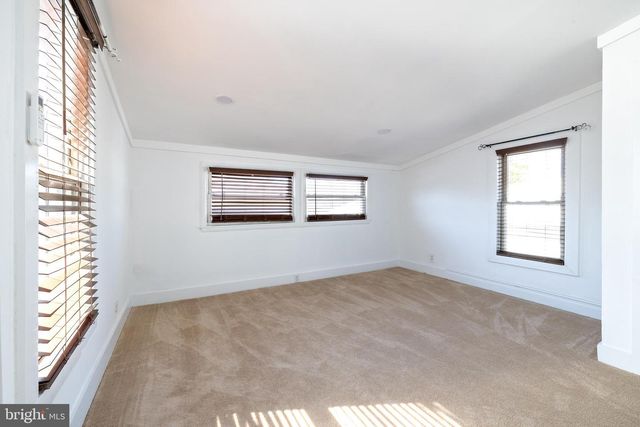 106-A W KINGS HWY, Mount Ephraim, NJ 08059