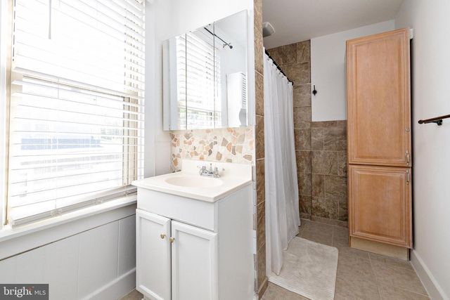 106-A W KINGS HWY, Mount Ephraim, NJ 08059
