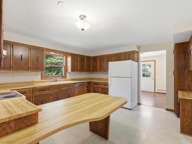 W6333 Burkshire LANE, Plymouth, WI 53073