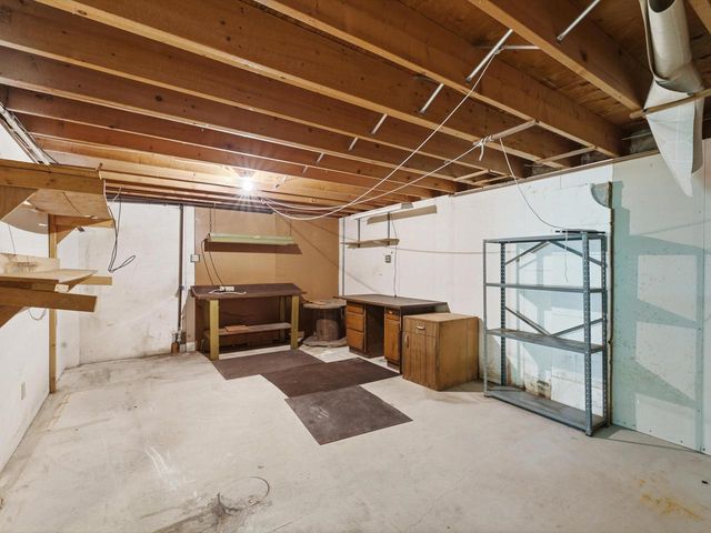 W6333 Burkshire LANE, Plymouth, WI 53073