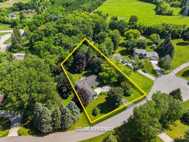 W6333 Burkshire LANE, Plymouth, WI 53073