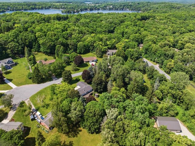 W6333 Burkshire LANE, Plymouth, WI 53073
