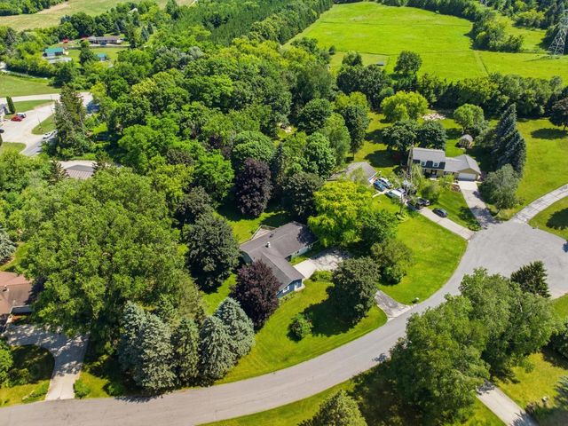 W6333 Burkshire LANE, Plymouth, WI 53073