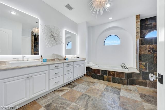 494 Seagull AVE, Naples, FL 34108