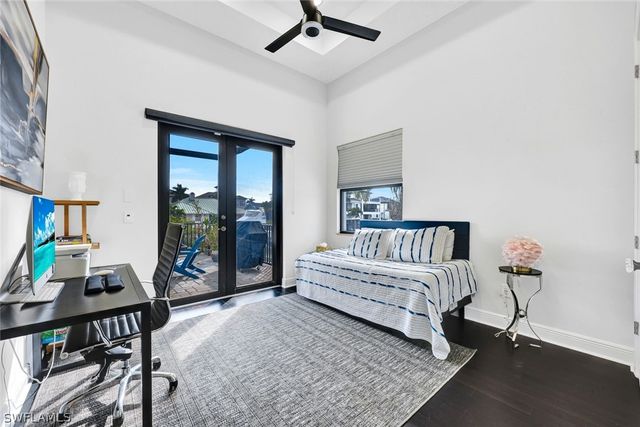 494 Seagull AVE, Naples, FL 34108