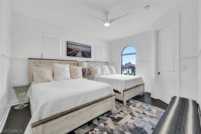 494 Seagull AVE, Naples, FL 34108