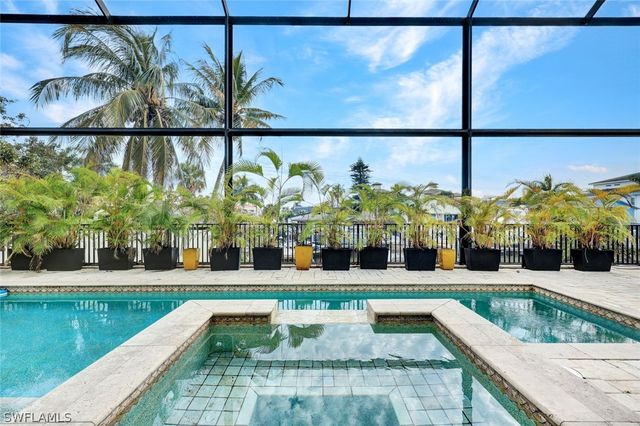 494 Seagull AVE, Naples, FL 34108