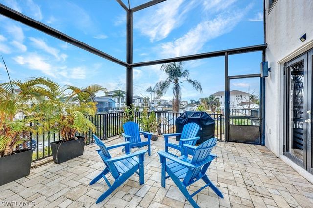 494 Seagull AVE, Naples, FL 34108