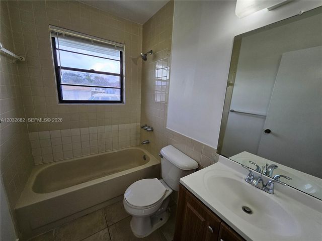 4149 SW 52nd St 1, Dania Beach, FL 33314