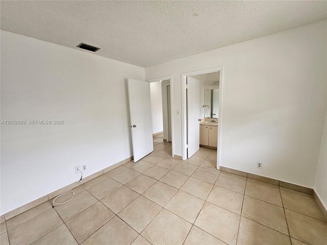 4149 SW 52nd St 1, Dania Beach, FL 33314