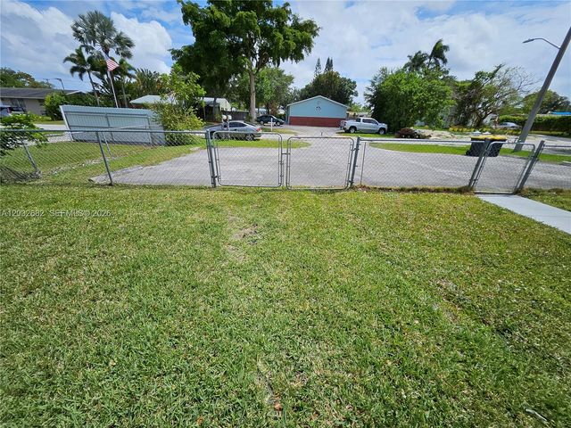 4149 SW 52nd St 1, Dania Beach, FL 33314