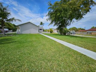 4149 SW 52nd St 1, Dania Beach, FL 33314