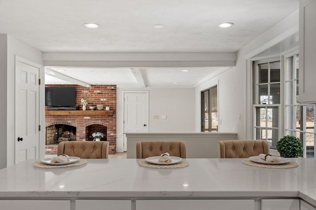 16 Minehan Ln, Marlborough, MA 01752