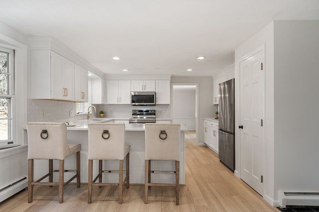 16 Minehan Ln, Marlborough, MA 01752