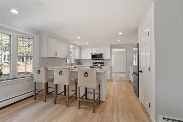 16 Minehan Ln, Marlborough, MA 01752