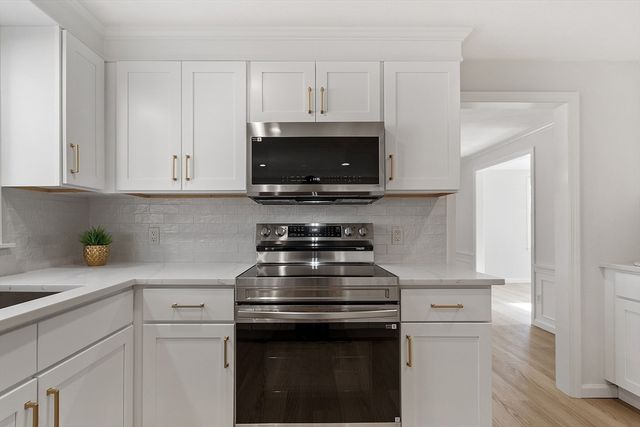 16 Minehan Ln, Marlborough, MA 01752