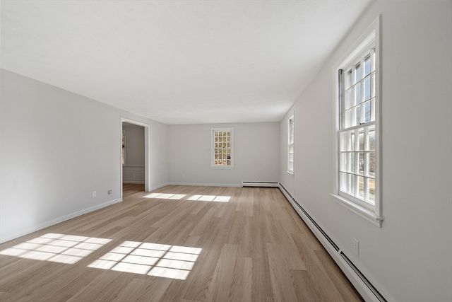 16 Minehan Ln, Marlborough, MA 01752