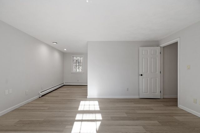 16 Minehan Ln, Marlborough, MA 01752