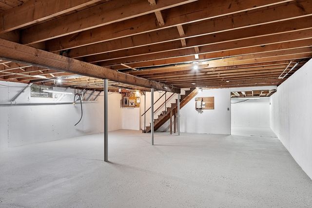 16 Minehan Ln, Marlborough, MA 01752