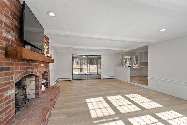 16 Minehan Ln, Marlborough, MA 01752