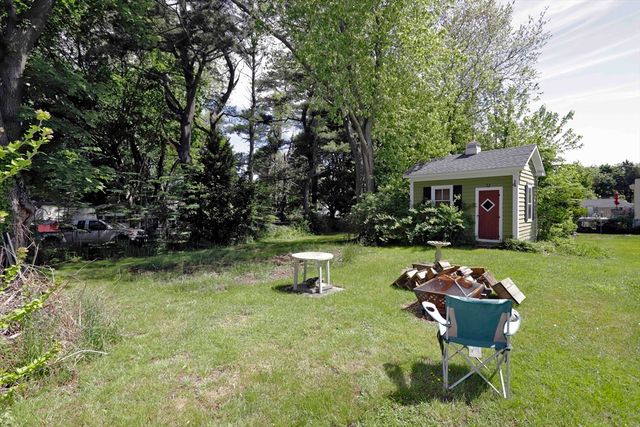 5 Anthony St, Acushnet, MA 02743