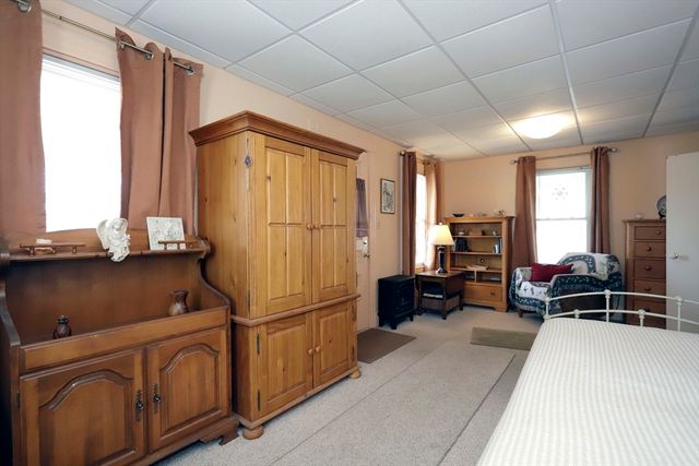 5 Anthony St, Acushnet, MA 02743