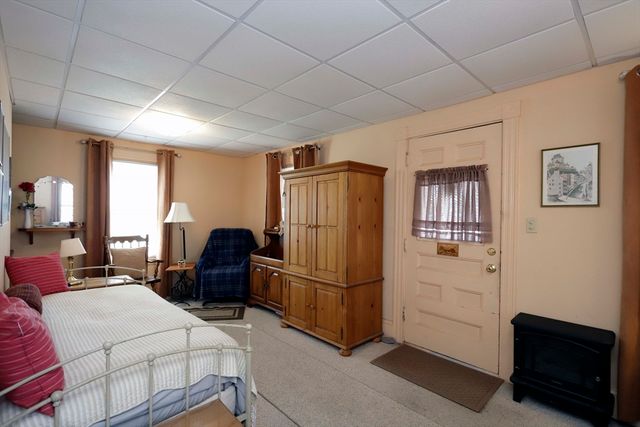 5 Anthony St, Acushnet, MA 02743