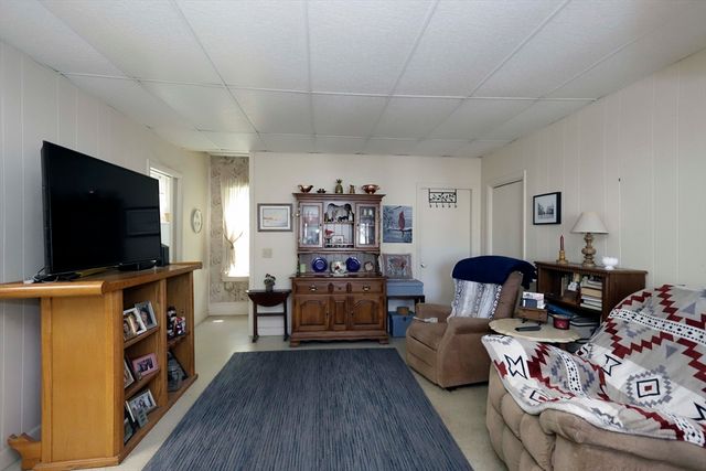 5 Anthony St, Acushnet, MA 02743