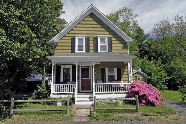 5 Anthony St, Acushnet, MA 02743