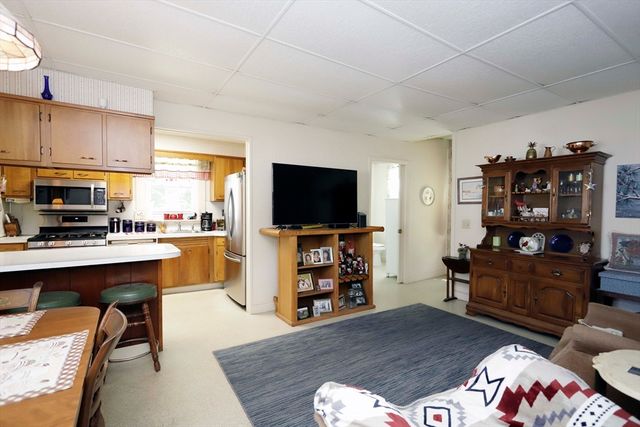 5 Anthony St, Acushnet, MA 02743