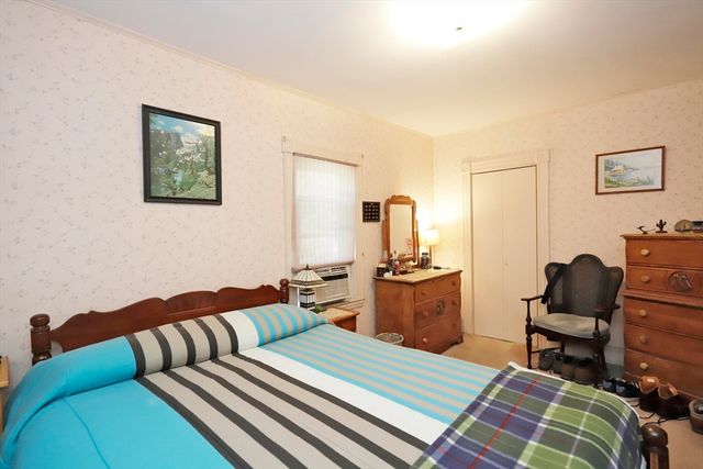 5 Anthony St, Acushnet, MA 02743