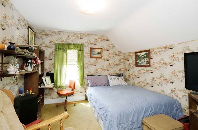 5 Anthony St, Acushnet, MA 02743