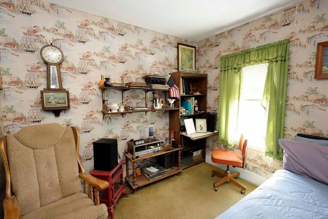 5 Anthony St, Acushnet, MA 02743