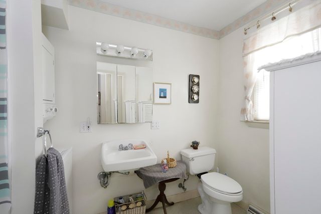 5 Anthony St, Acushnet, MA 02743