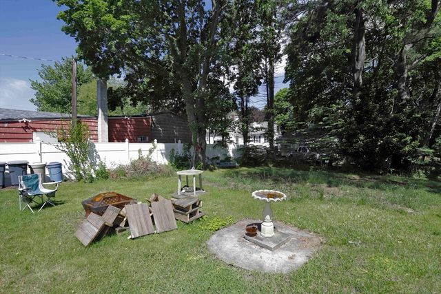 5 Anthony St, Acushnet, MA 02743