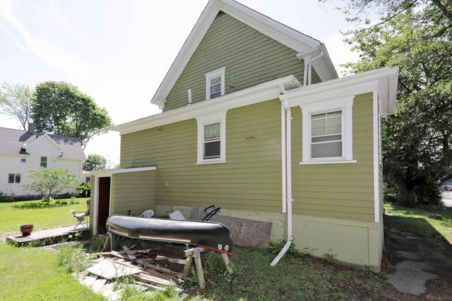 5 Anthony St, Acushnet, MA 02743