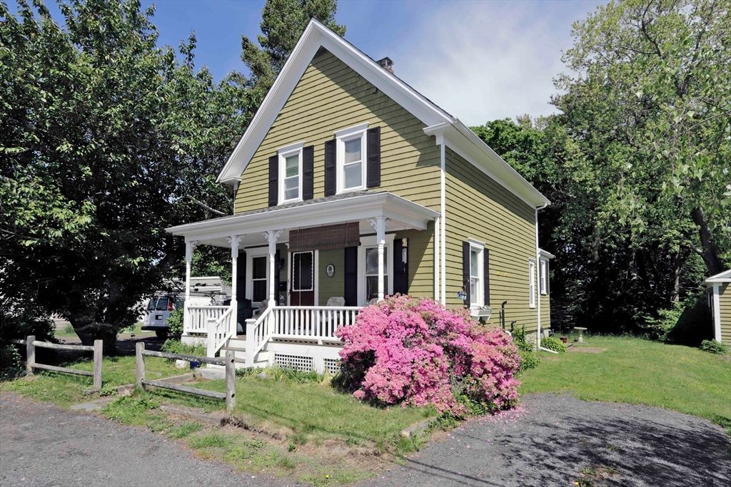 5 Anthony St, Acushnet, MA 02743