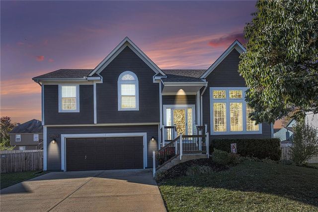 1307 N 4th Street East Street, Louisburg, KS 66053