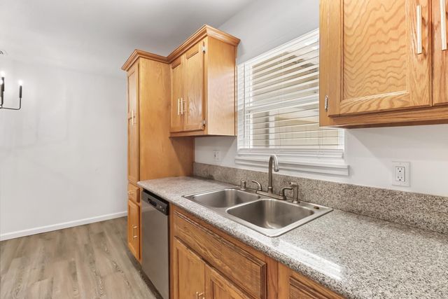 521 Exchange St, Sacramento, CA 95838